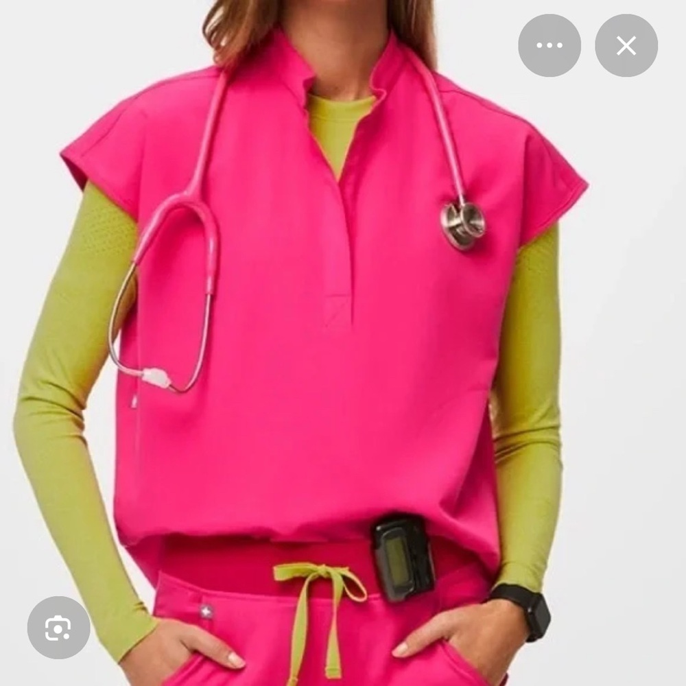 Figs shocking pink limited addition scrub set. Size small, like new.